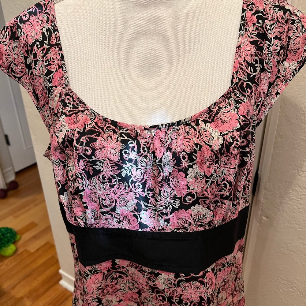 LOFT - pink, black, and white cap sleeve blouse.